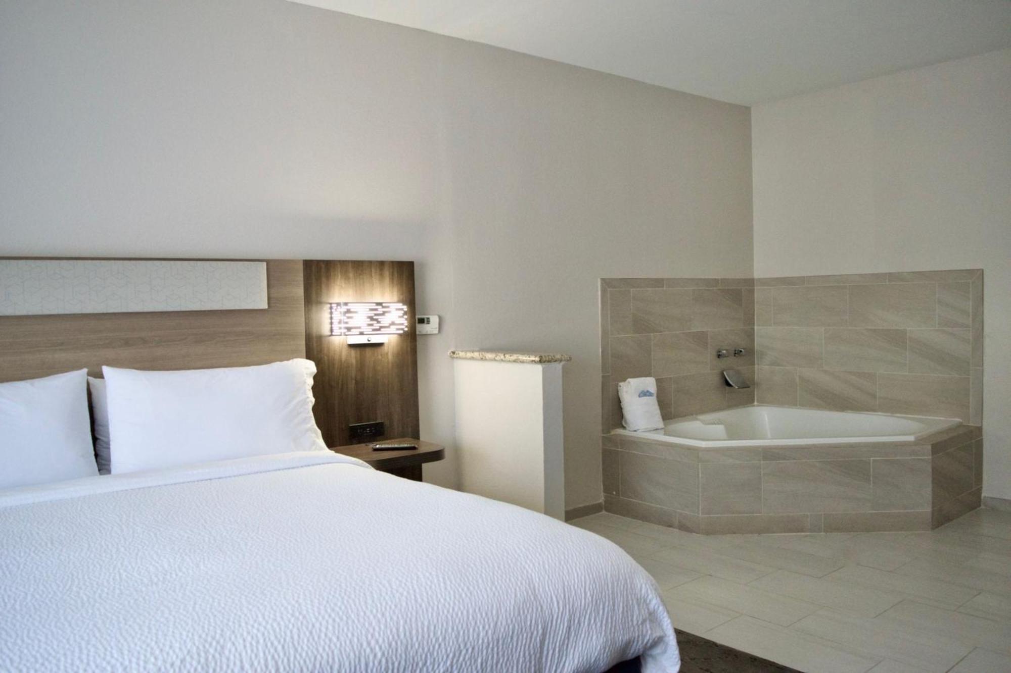 Holiday Inn Express & Suites College Station By Ihg Exterior foto