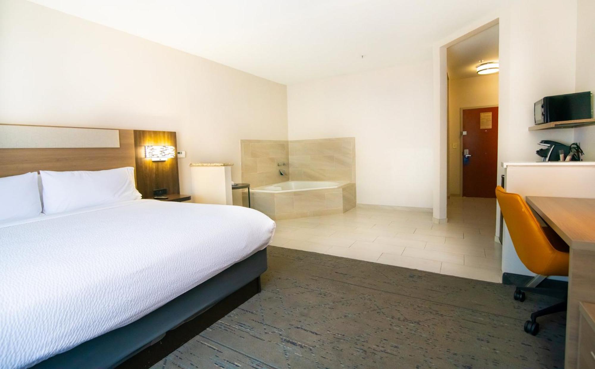 Holiday Inn Express & Suites College Station By Ihg Exterior foto